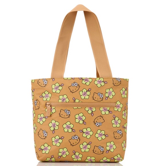 Aloha Collection x Hello Kitty Bundle. - Picture 2 of 5